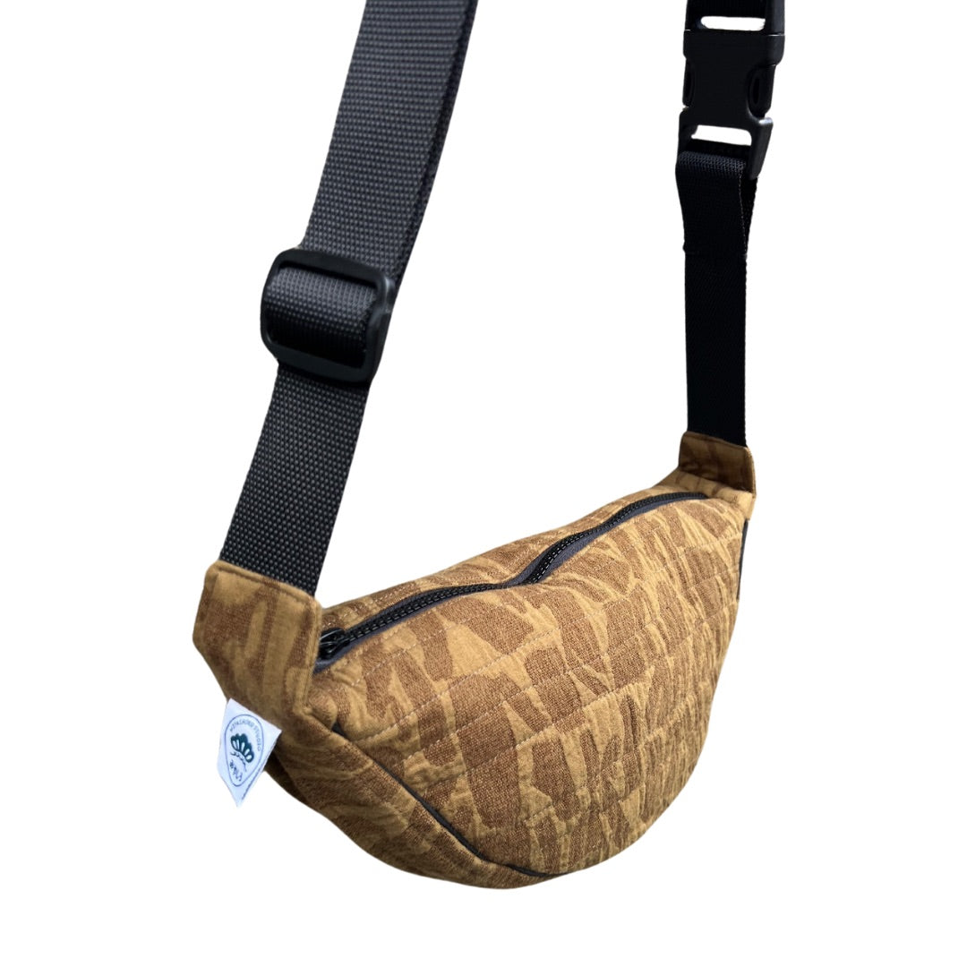 Dango Quilted Sling Bag - だんご